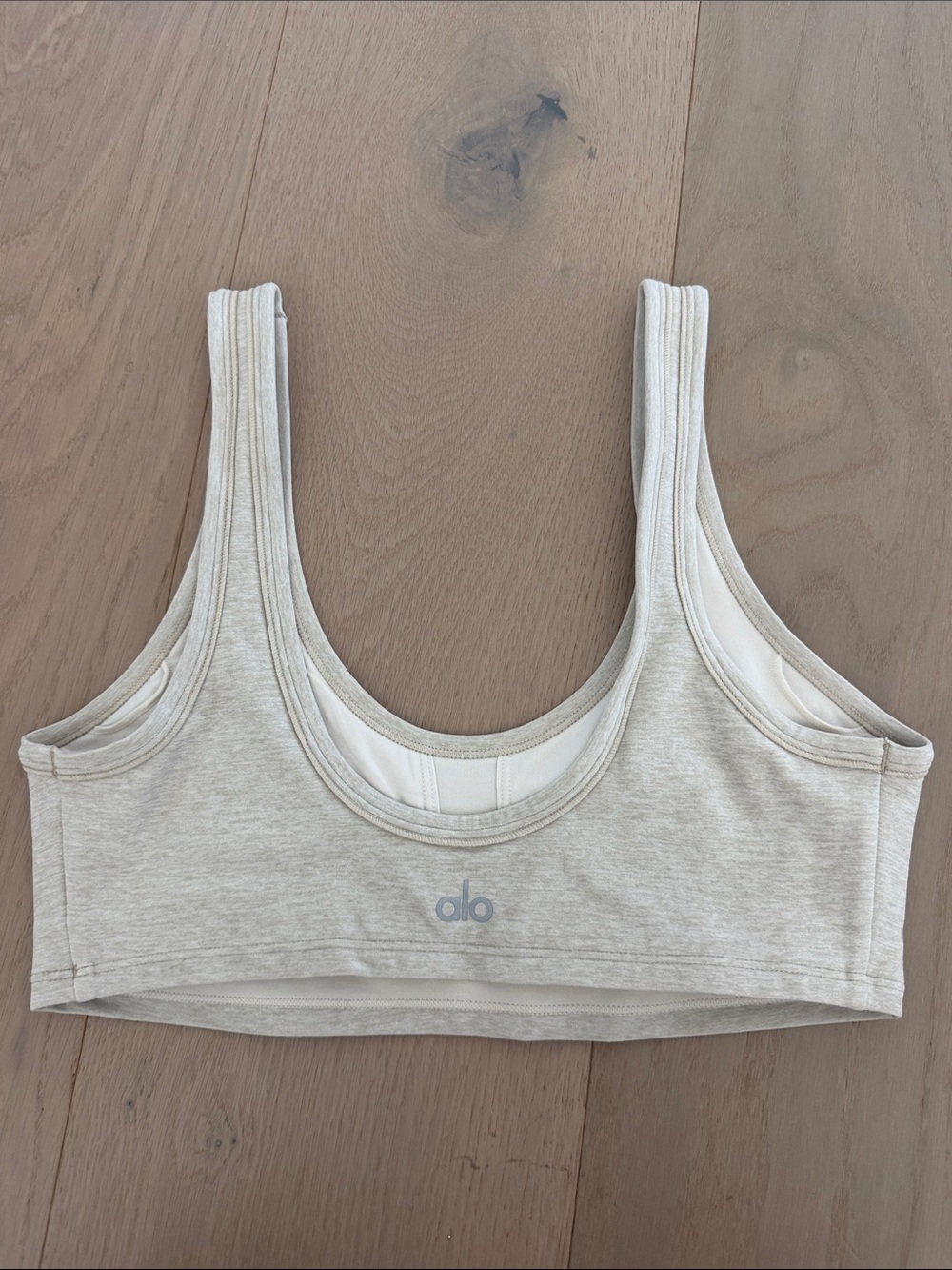 Alo Yoga Airbrush Oatmeal Scoop Bralette & Legging Set - Cream Size Small - Picture 4 of 9